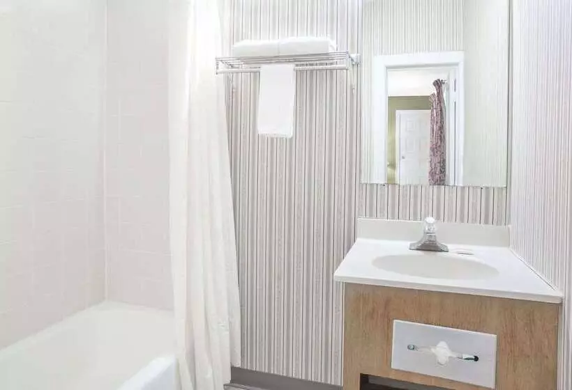 호텔 Knights Inn Emporia