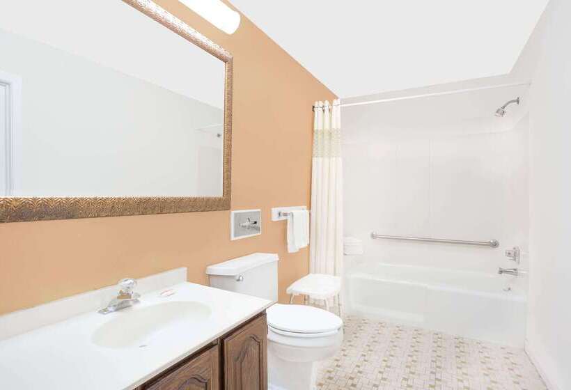 בית מלון כפרי Knights Inn Emporia