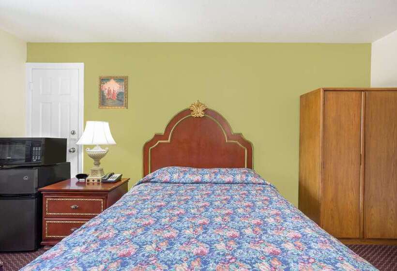 בית מלון כפרי Knights Inn Emporia