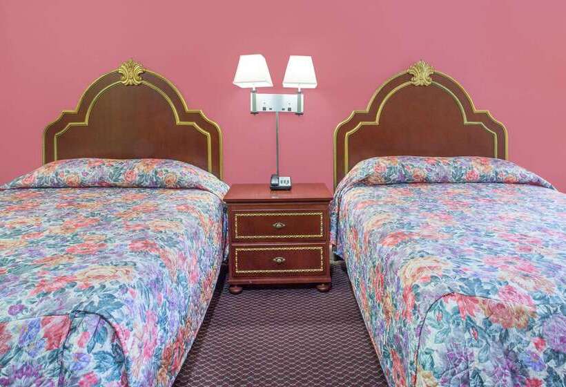 בית מלון כפרי Knights Inn Emporia