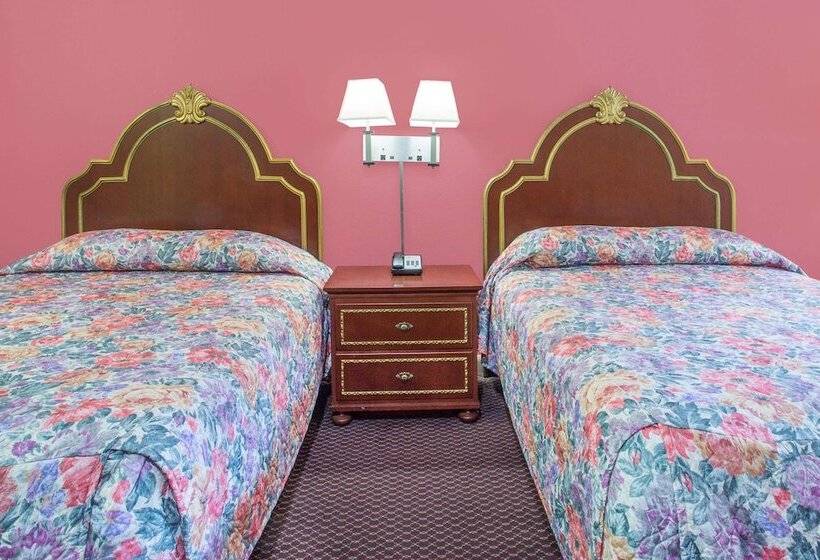 בית מלון כפרי Knights Inn Emporia