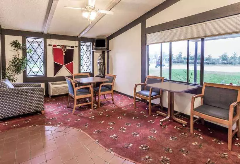 בית מלון כפרי Knights Inn Racine