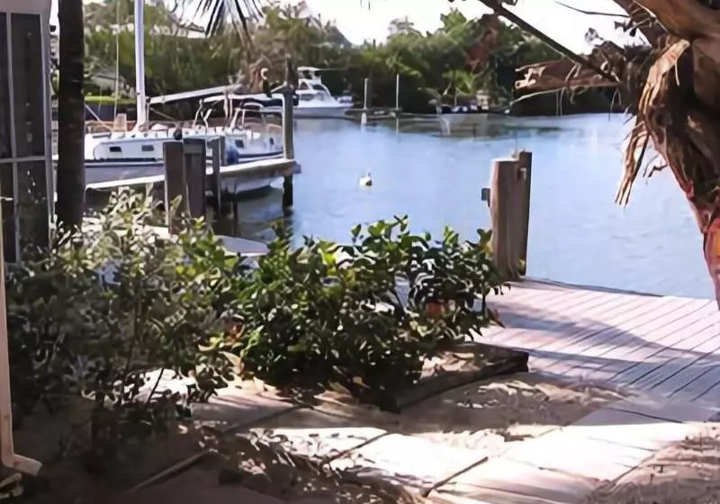 מוטל Kingsail Resort