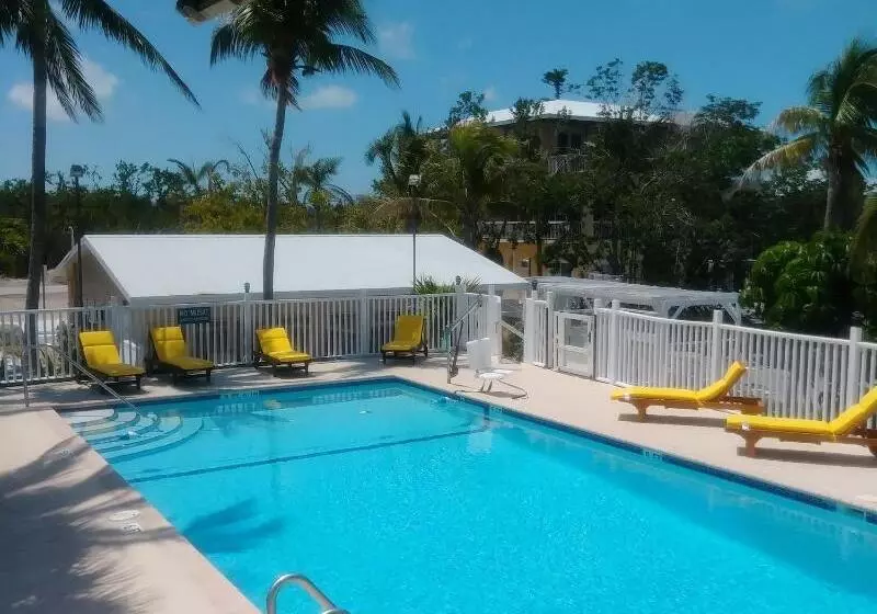 מוטל Kingsail Resort