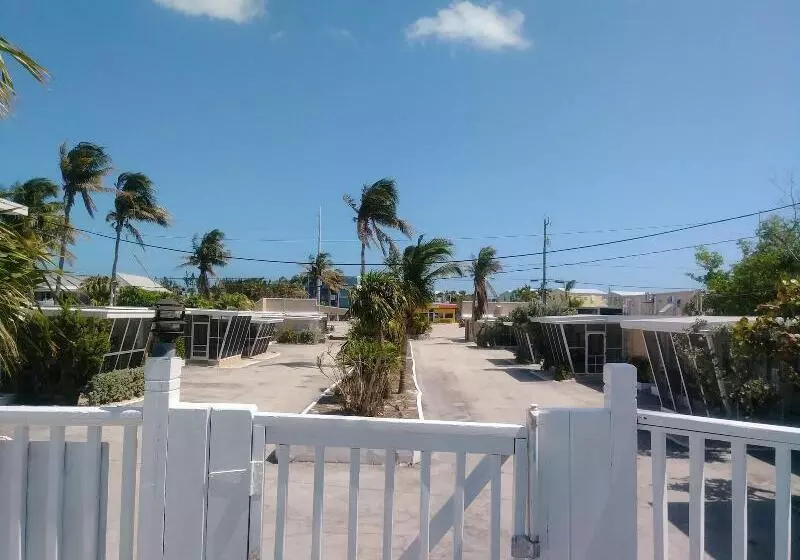 מוטל Kingsail Resort