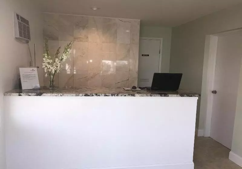 מוטל Kingsail Resort