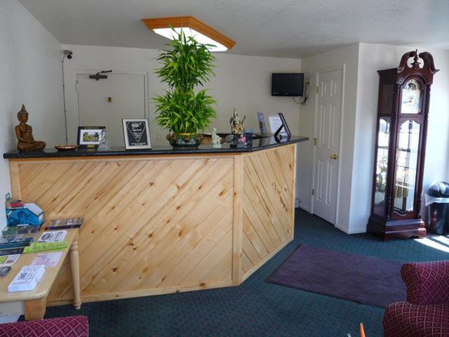 The Kc Motel Show Low