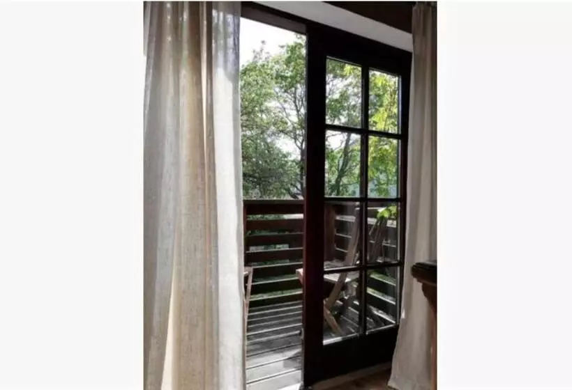 تختخواب و صبحانه Vinoteegi Residents