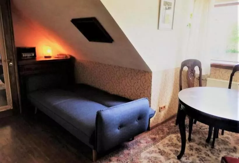 تختخواب و صبحانه Vinoteegi Residents