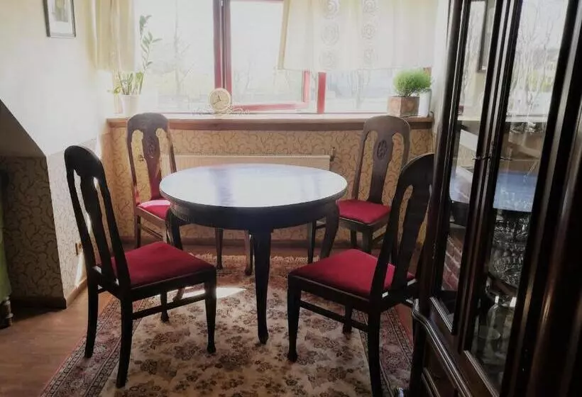 تختخواب و صبحانه Vinoteegi Residents