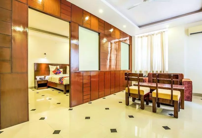 Fabhotel Royal Heritage