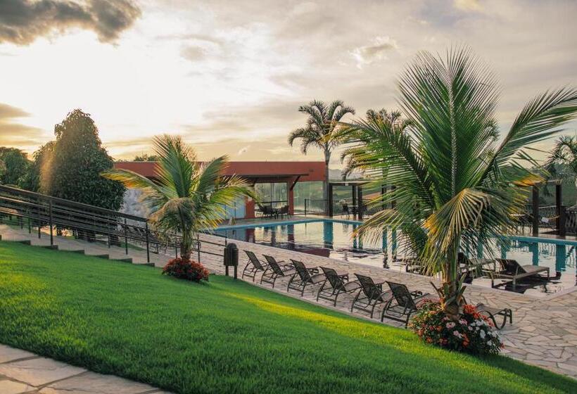 فندق Escarpas Resort