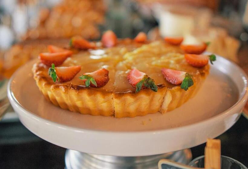 فندق Escarpas Resort