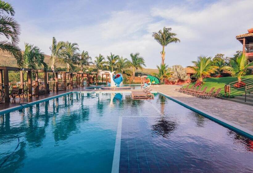 فندق Escarpas Resort