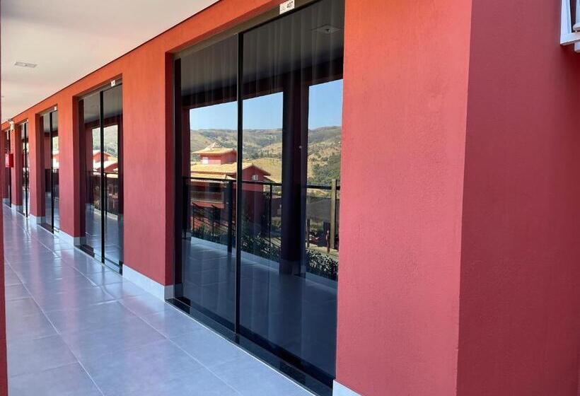 فندق Escarpas Resort