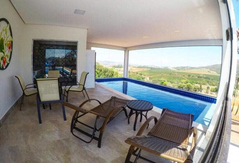 فندق Escarpas Resort