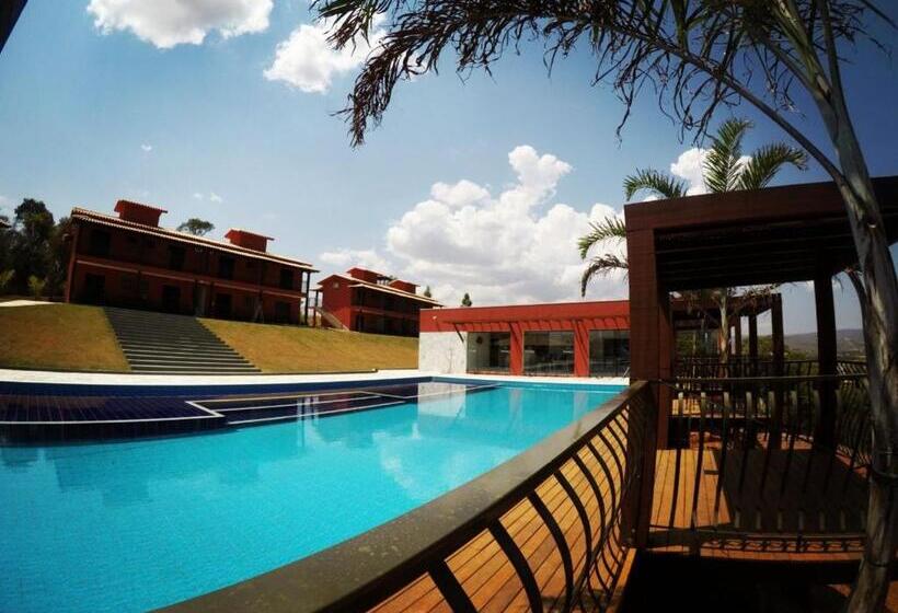 فندق Escarpas Resort