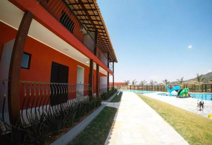 هتل Escarpas Resort