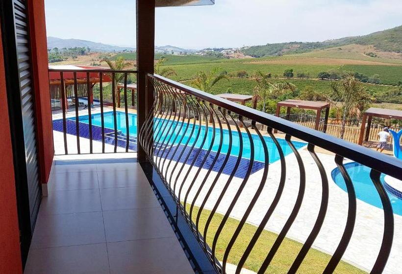 فندق Escarpas Resort