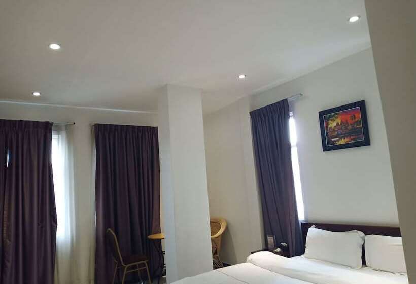 Отель Golden Port