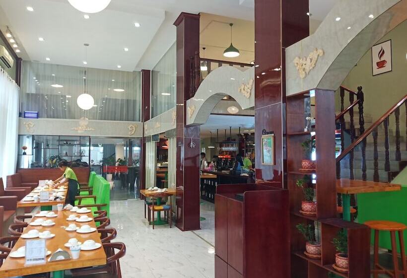 Отель Golden Port