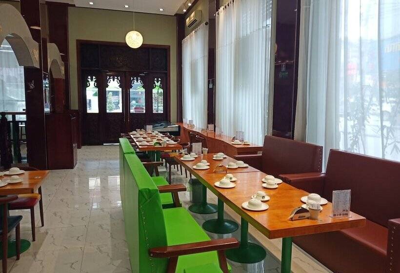 Отель Golden Port