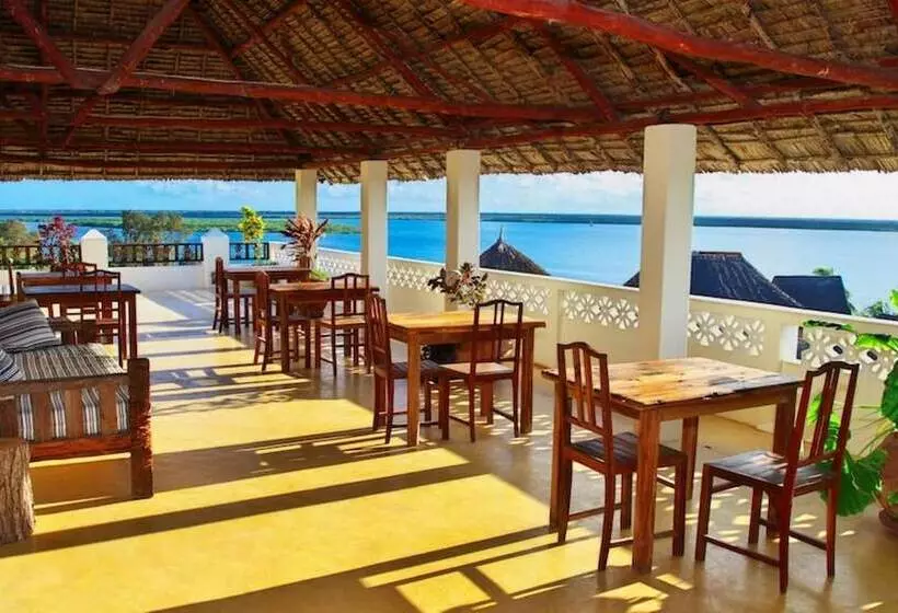 هتل Msafini Mangotop Roof