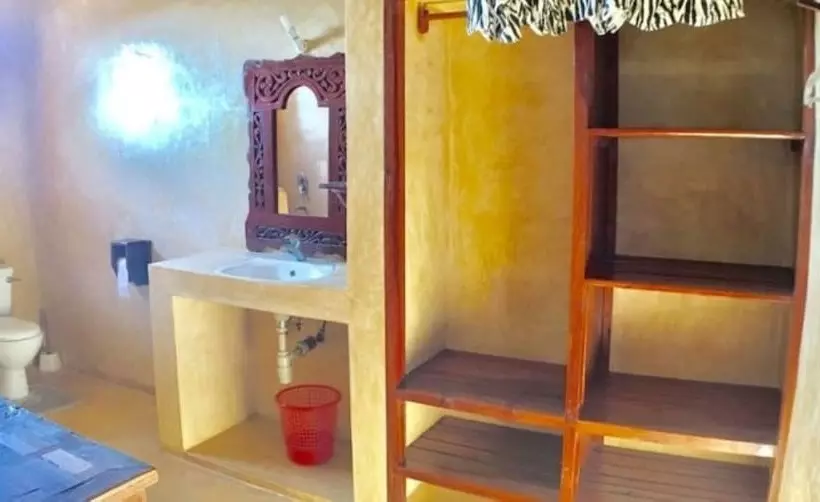 هتل Msafini Mangotop Roof