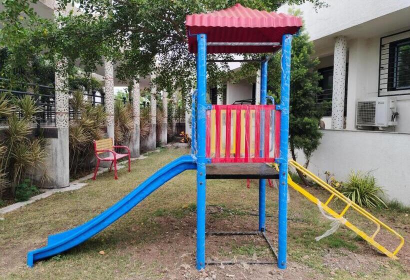 בית מלון כפרי Sapphero Resorts