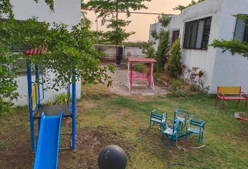 בית מלון כפרי Sapphero Resorts