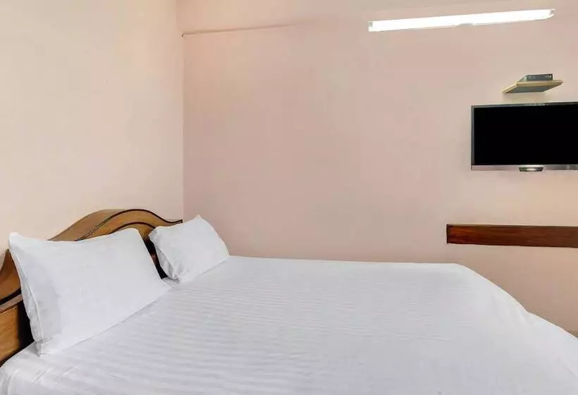 Spot On 46408 Hotel Saaj
