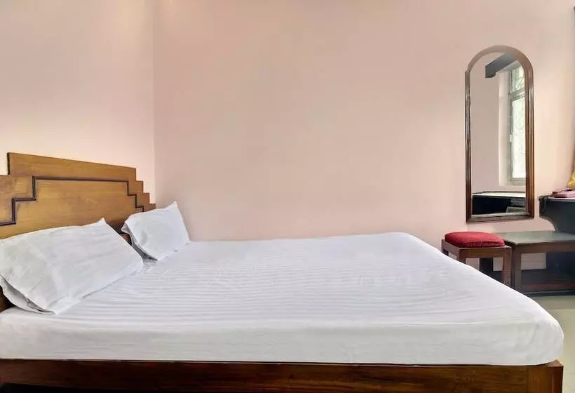 Spot On 46408 Hotel Saaj