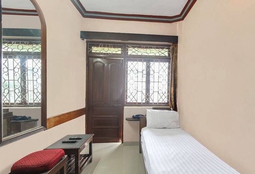 Spot On 46408 Hotel Saaj