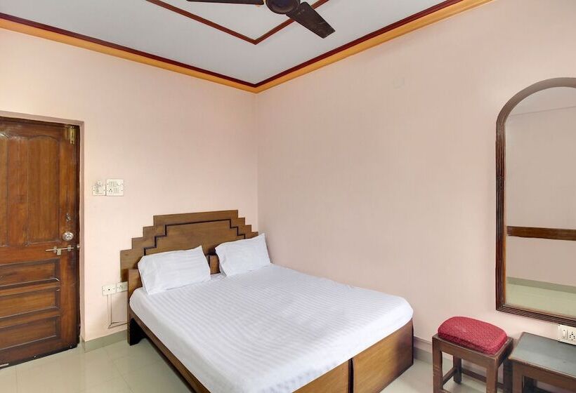 Spot On 46408 Hotel Saaj