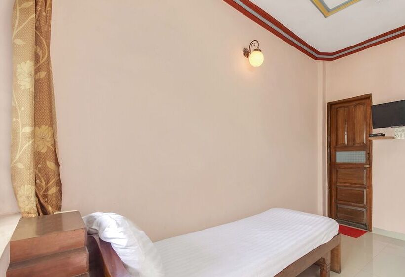 Spot On 46408 Hotel Saaj