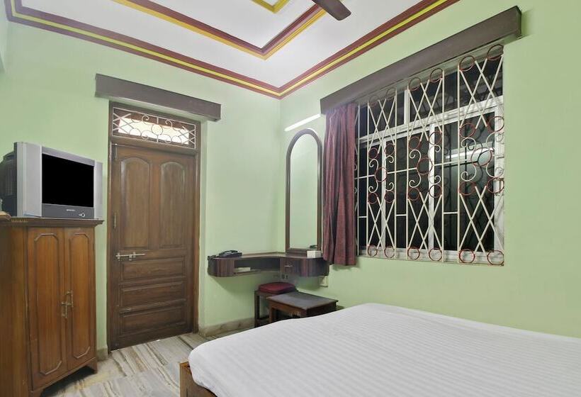 Spot On 46408 Hotel Saaj