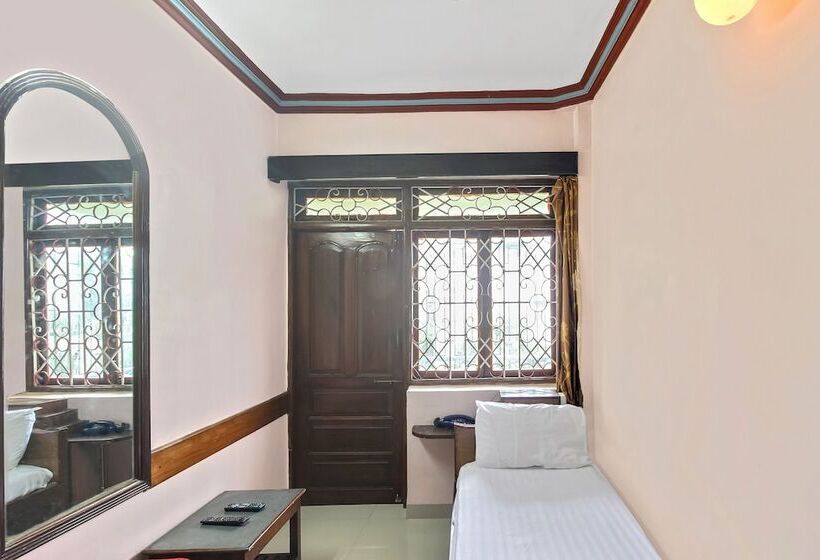 Spot On 46408 Hotel Saaj