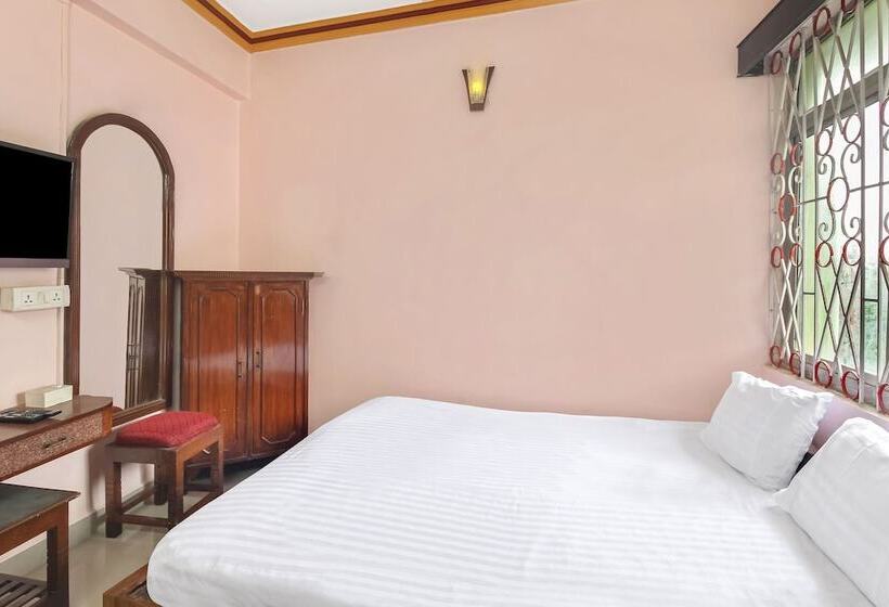 Spot On 46408 Hotel Saaj