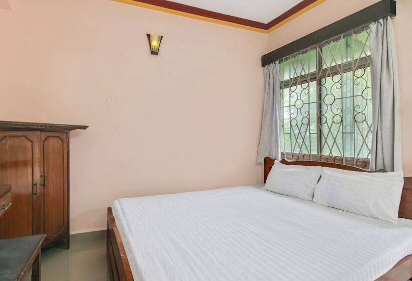 Spot On 46408 Hotel Saaj