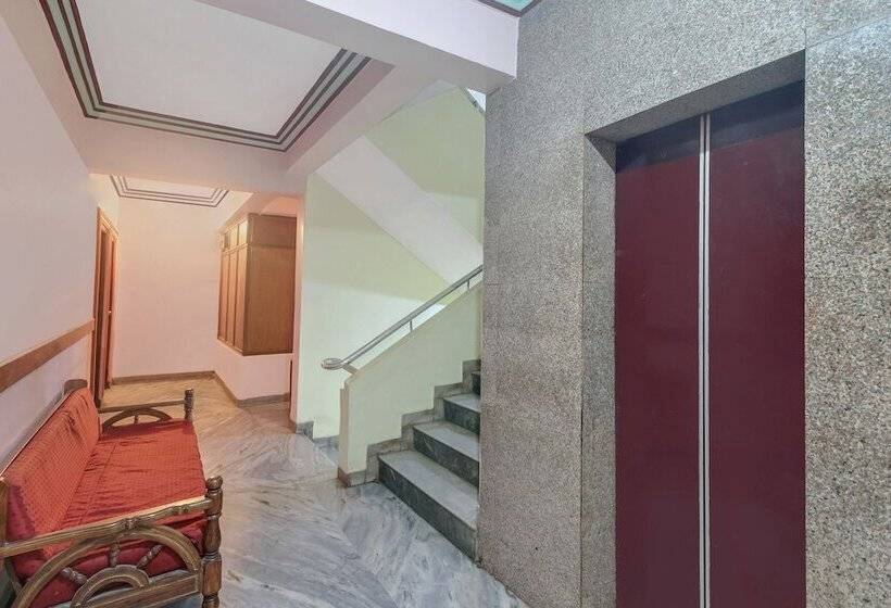 Spot On 46408 Hotel Saaj