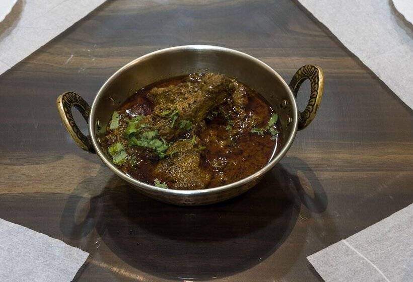 Hotel The Leenor Regency