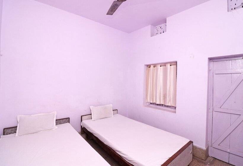 Spot On 44992 Hotel Swapnapuri