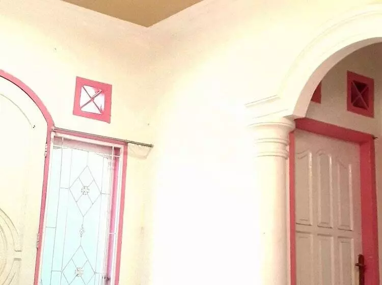 هاستل Almira Homestay Near Airport