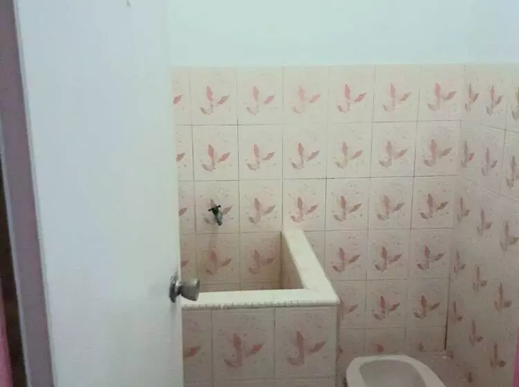 هاستل Almira Homestay Near Airport