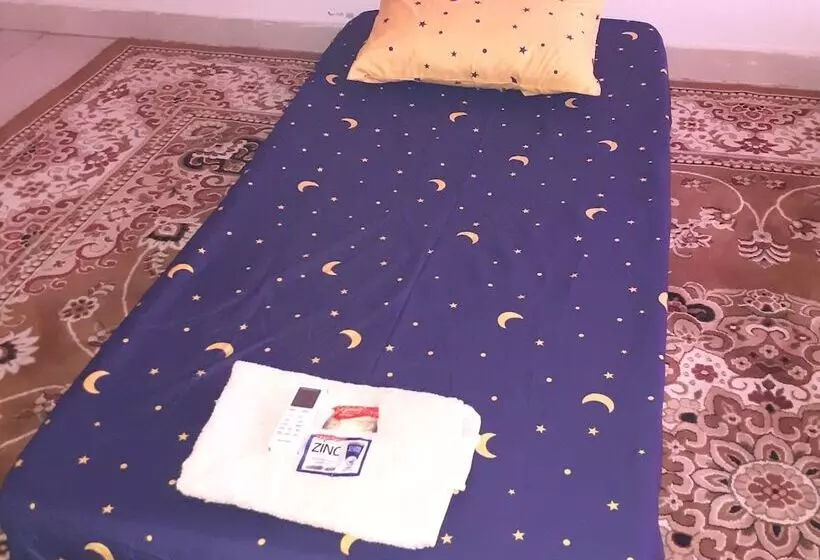 هاستل Almira Homestay Near Airport