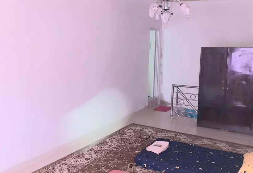 هاستل Almira Homestay Near Airport