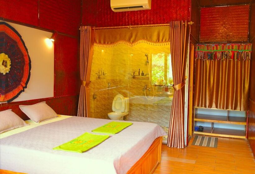 هاستل The Art   Golden Jungle House