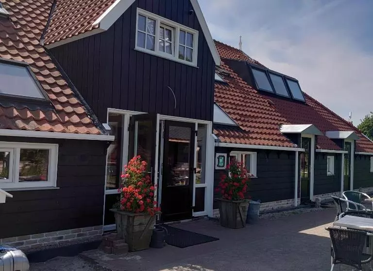 De Cyprian Bed & Breakfast