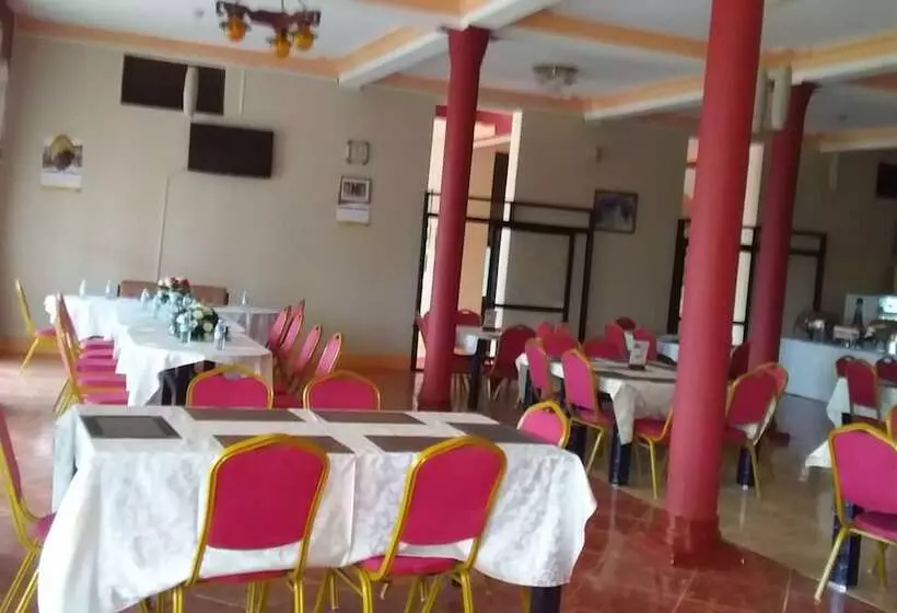 Flagship Piazza Hotel   Hostel