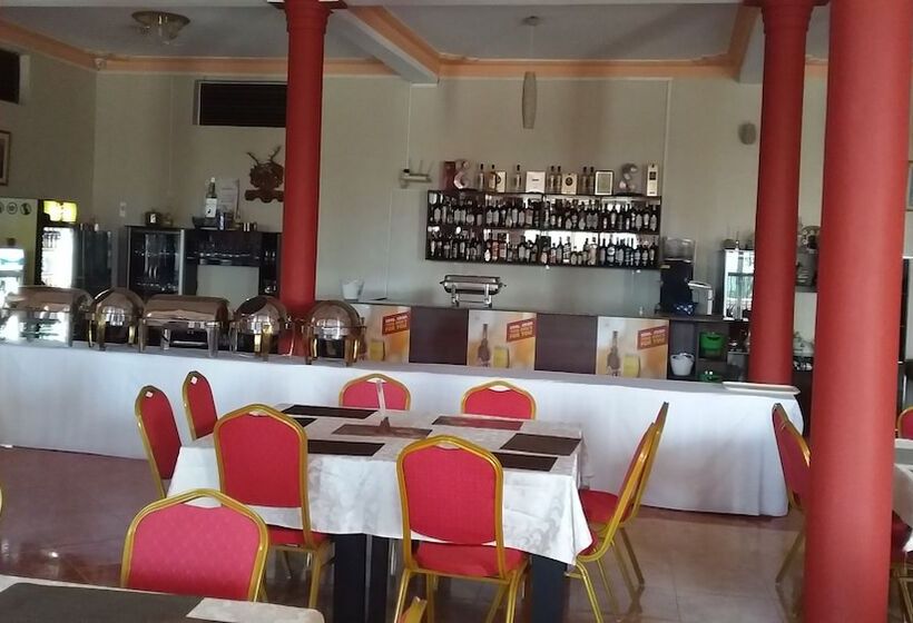 Flagship Piazza Hotel Hostel